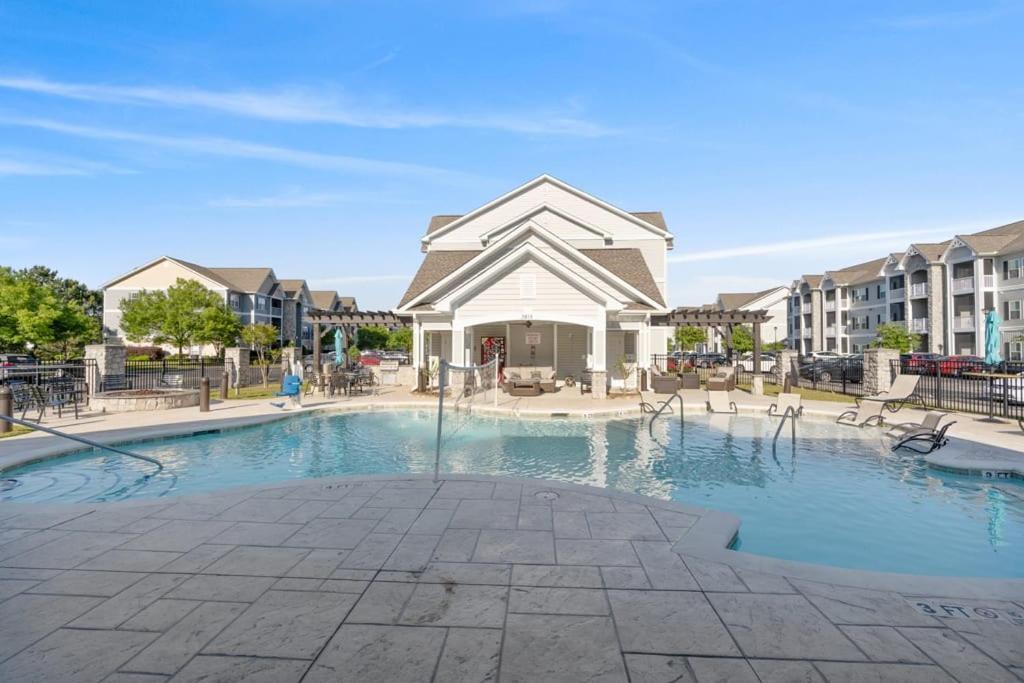 Viagem Prime Location 2br With Balcony, Gym & Pool * Myrtle Beach
