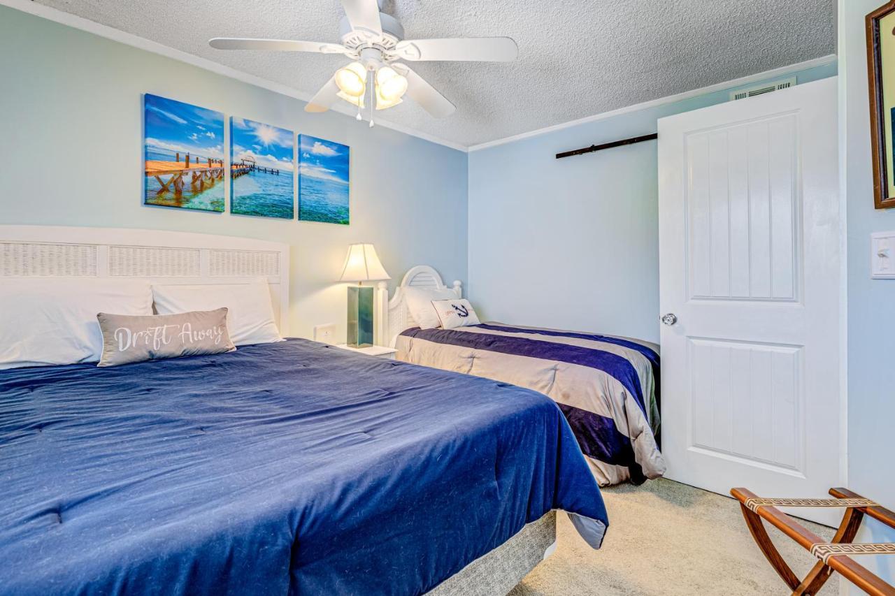 By The Sea & Fox Apartment Myrtle Beach
