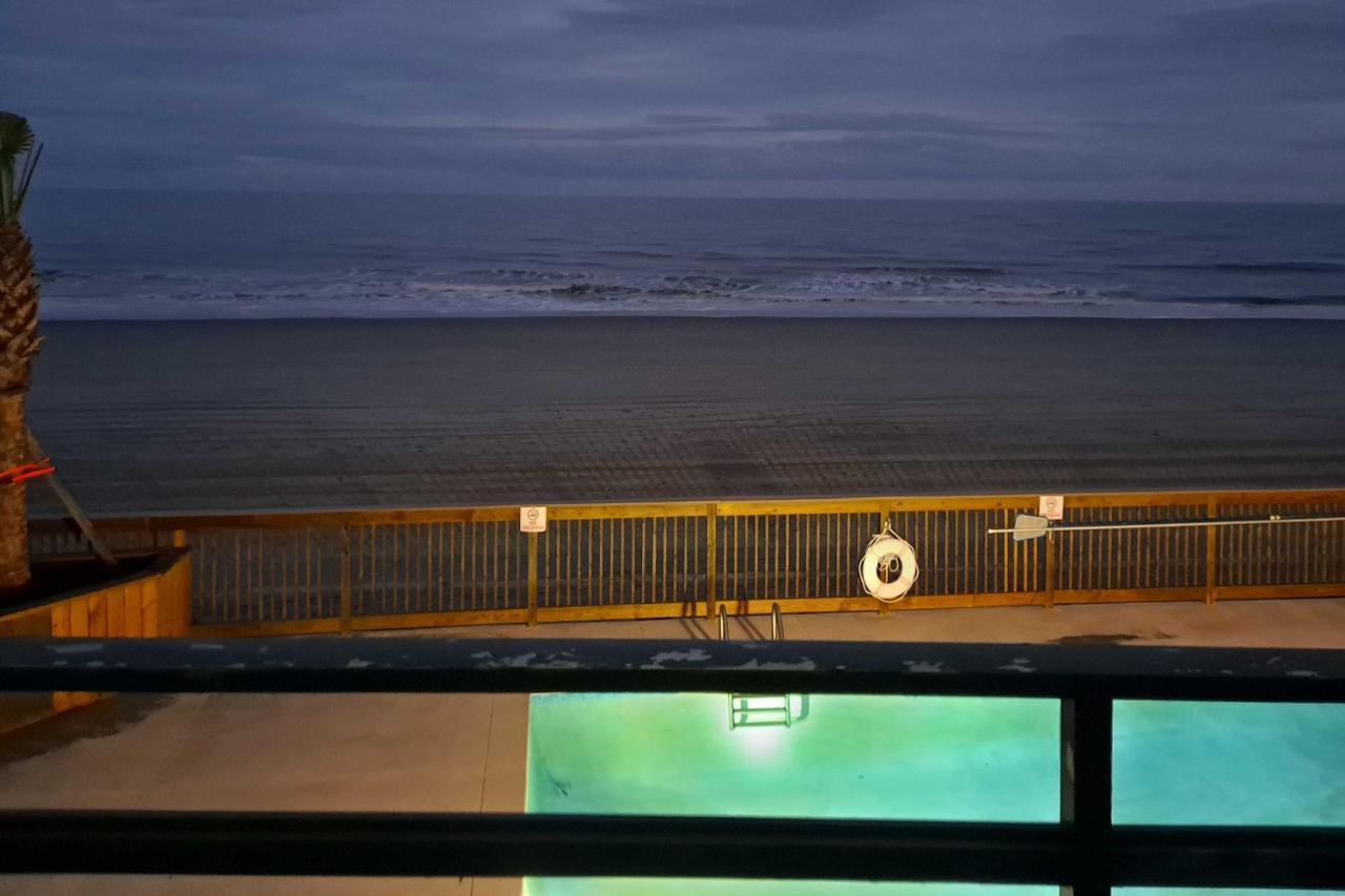 Beachfront Garden City With Balcony And Pool Myrtle Beach