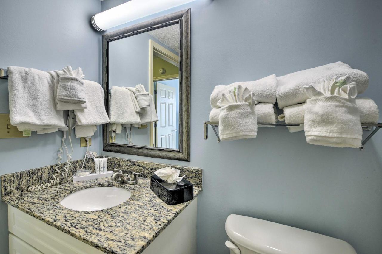 Vivid With Amenities! *