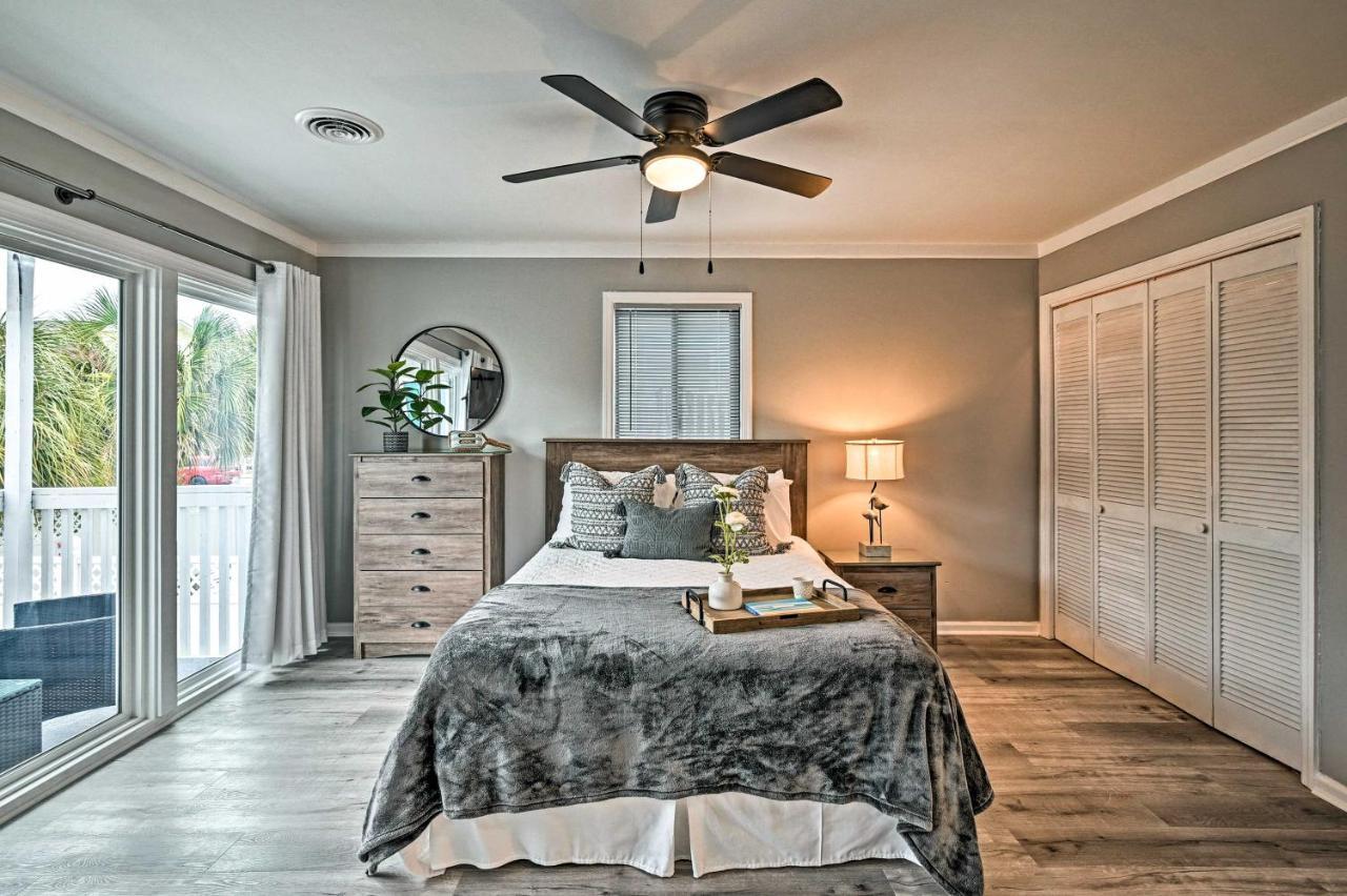 Surfside Couples Retreat With Balcony! *
