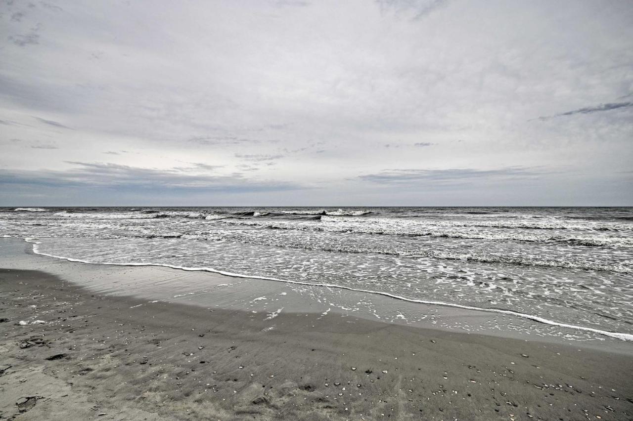 Surfside Couples Retreat With Balcony! *