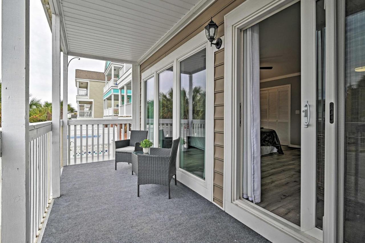 Surfside Couples Retreat With Balcony! Apartment