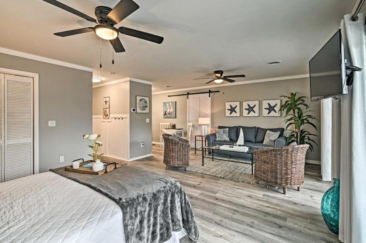 Apartment Surfside Couples Retreat With Balcony!