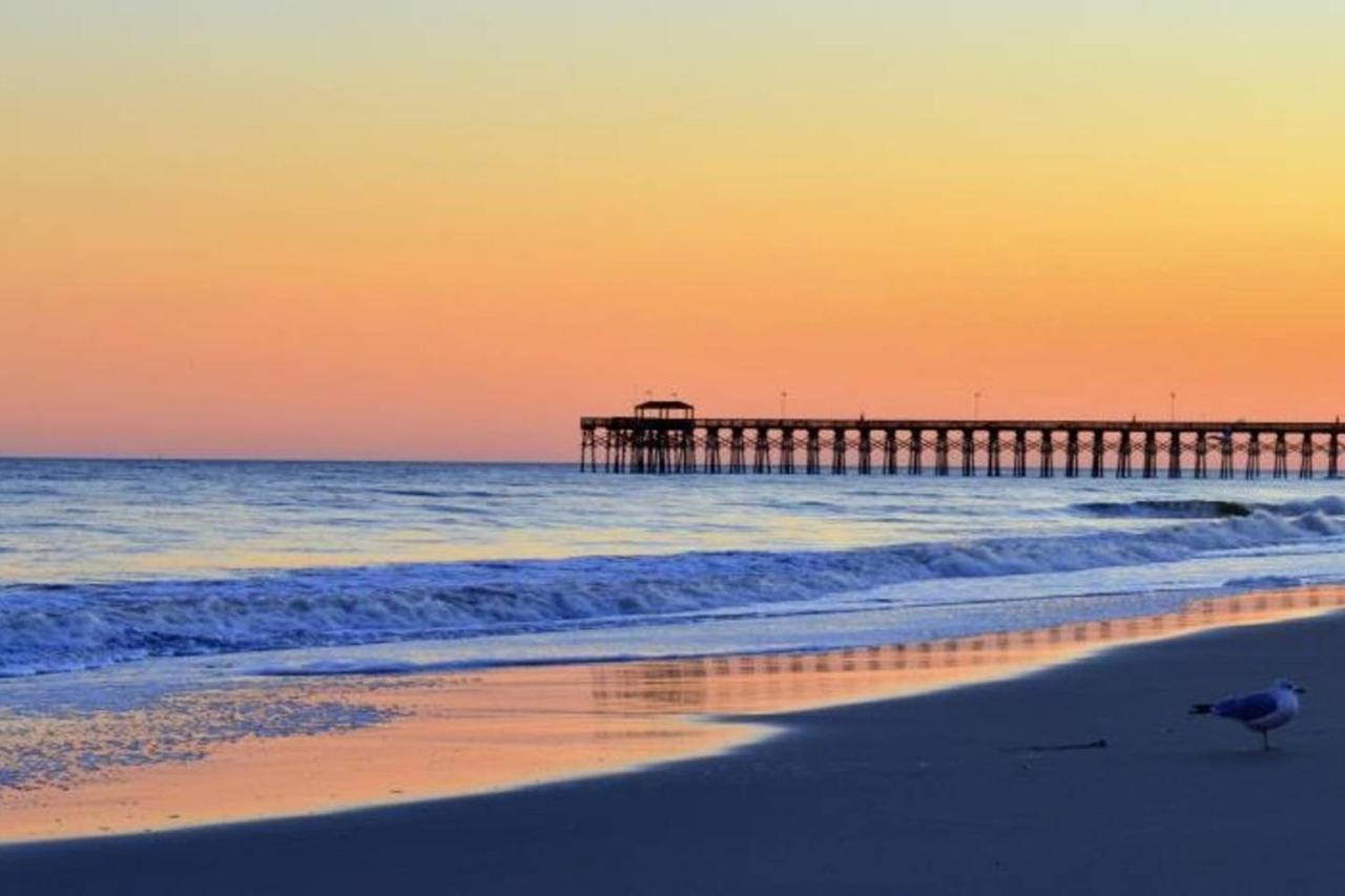 Holiday home Family Friendly, 1 Block To Beach! *