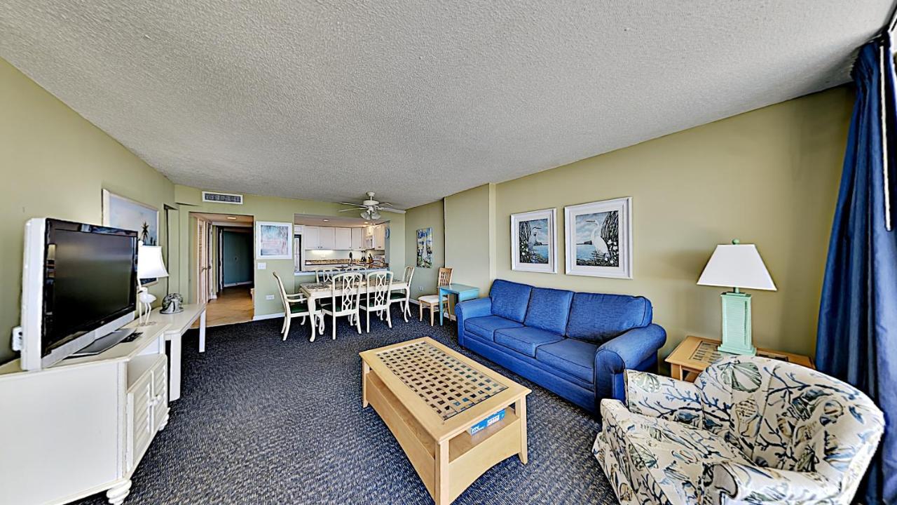 Onsite Putting Greens Southern Charm 2br Holiday home Myrtle Beach