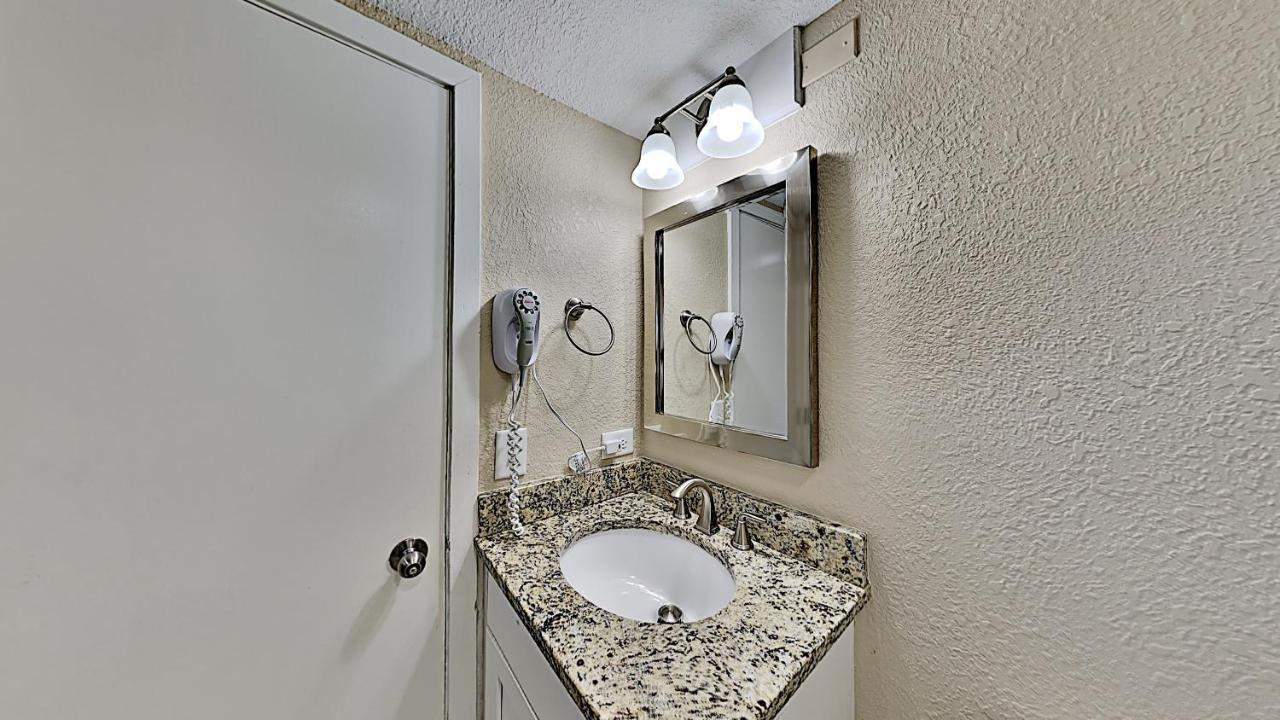 Onsite Putting Greens Southern Charm 2br Myrtle Beach