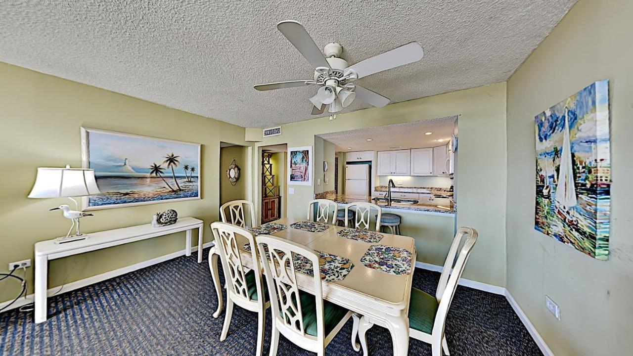 Onsite Putting Greens Southern Charm 2br Holiday home Myrtle Beach