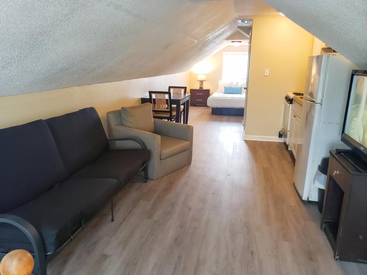 Garden City Unit G2 *