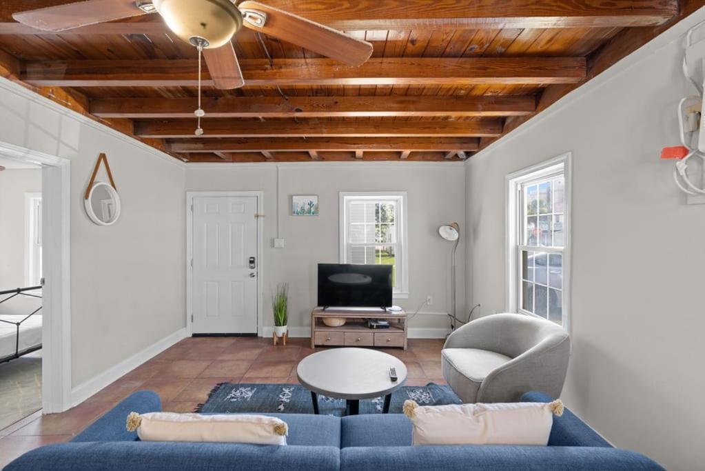 Cozy And 2br Parking 2min Walk To Apartment Myrtle Beach