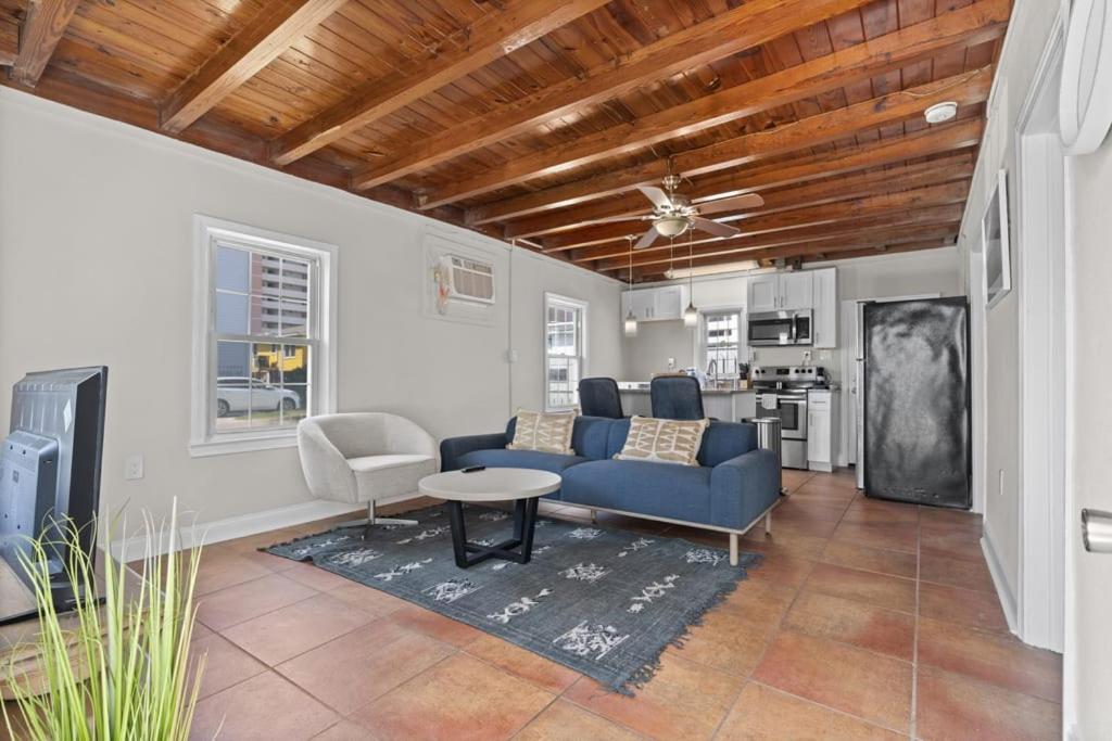 Apartment Cozy And 2br Parking 2min Walk To Myrtle Beach