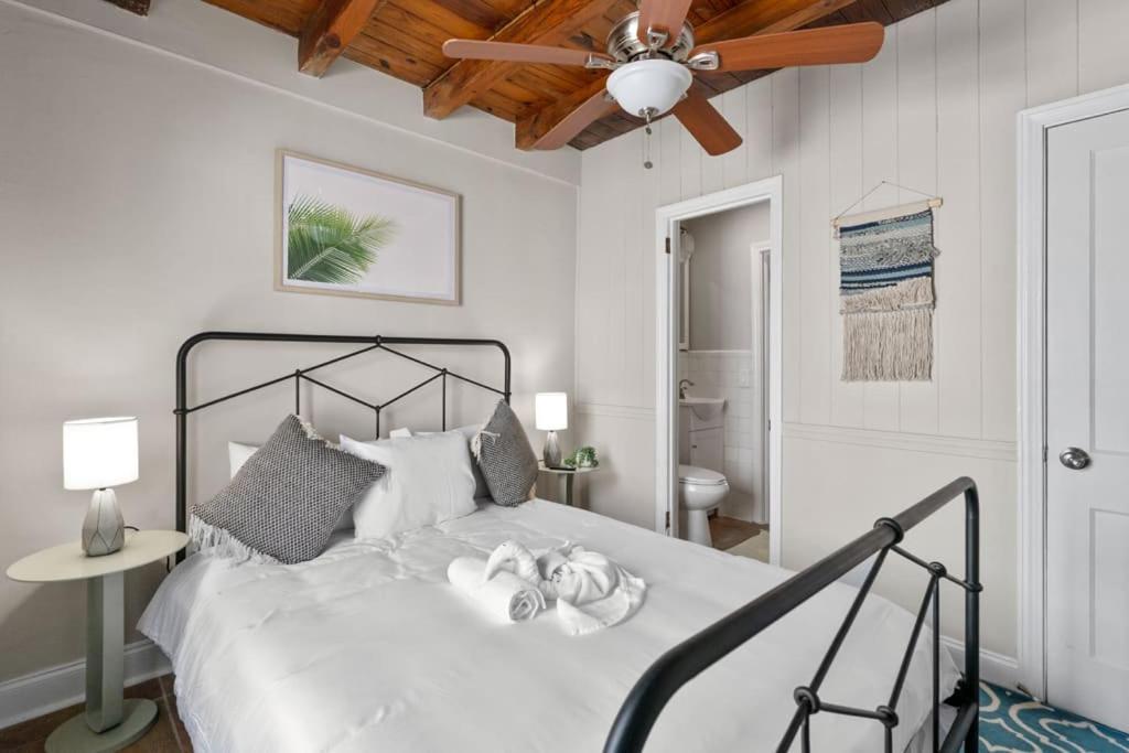 Apartment Cozy And 2br Parking 2min Walk To *