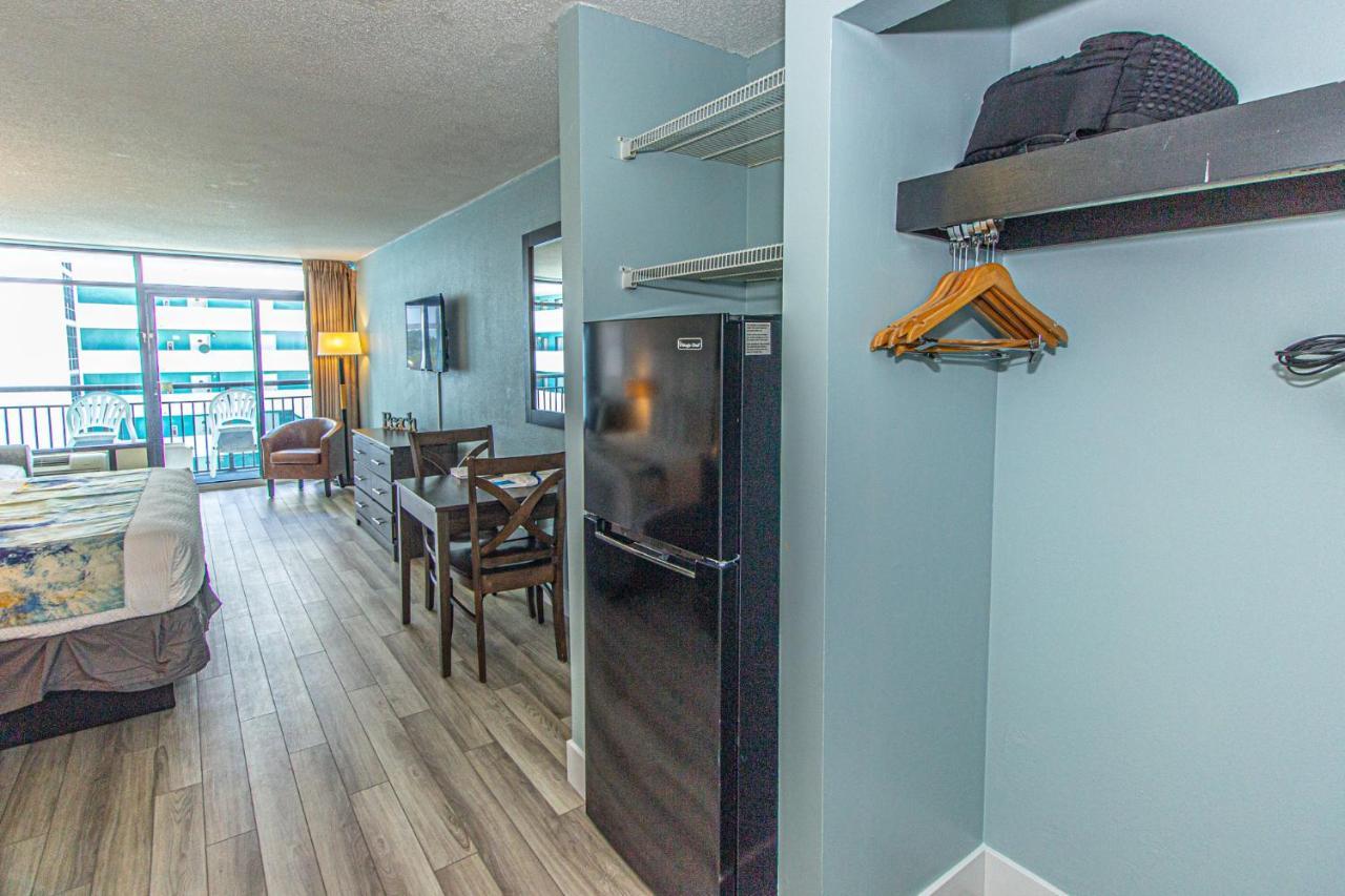 Landmark King Unit 716 Beautifully Renovated Sleeps 4 Holiday home Myrtle Beach