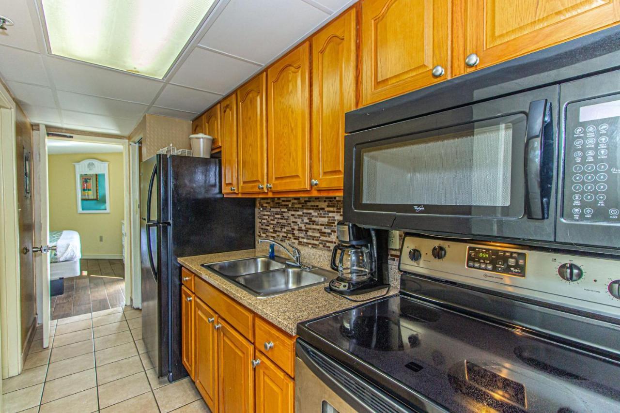 Direct Oceanfront King Monterey Bay 1115 Sleeps 6 Guests * Myrtle Beach