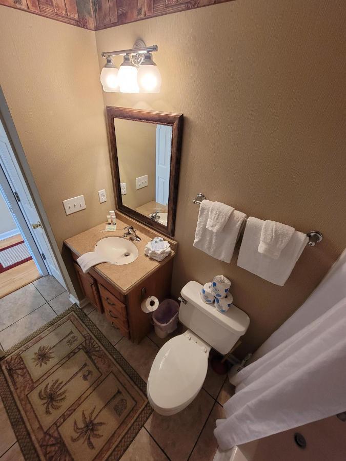2nd Floor Sleeps 4 1 Bed 1 Bath Waterway Village 1e