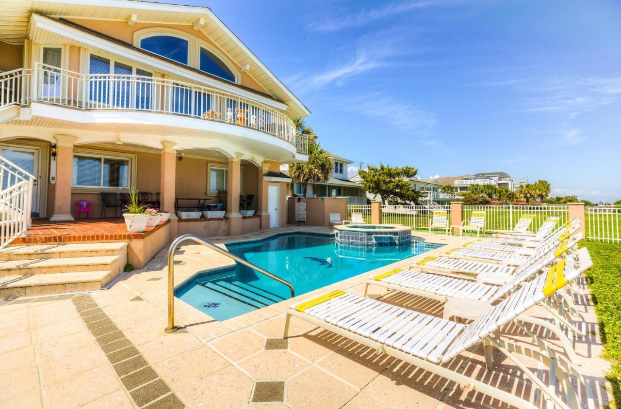 Holiday home Oceanfront Pool Hot Tub Kitchen Washer Dryer Downtown