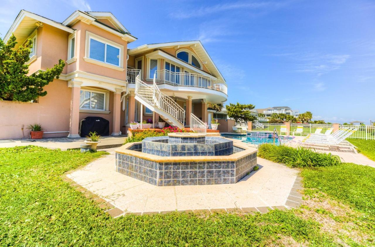 Oceanfront Pool Hot Tub Kitchen Washer Dryer Downtown Holiday home *
