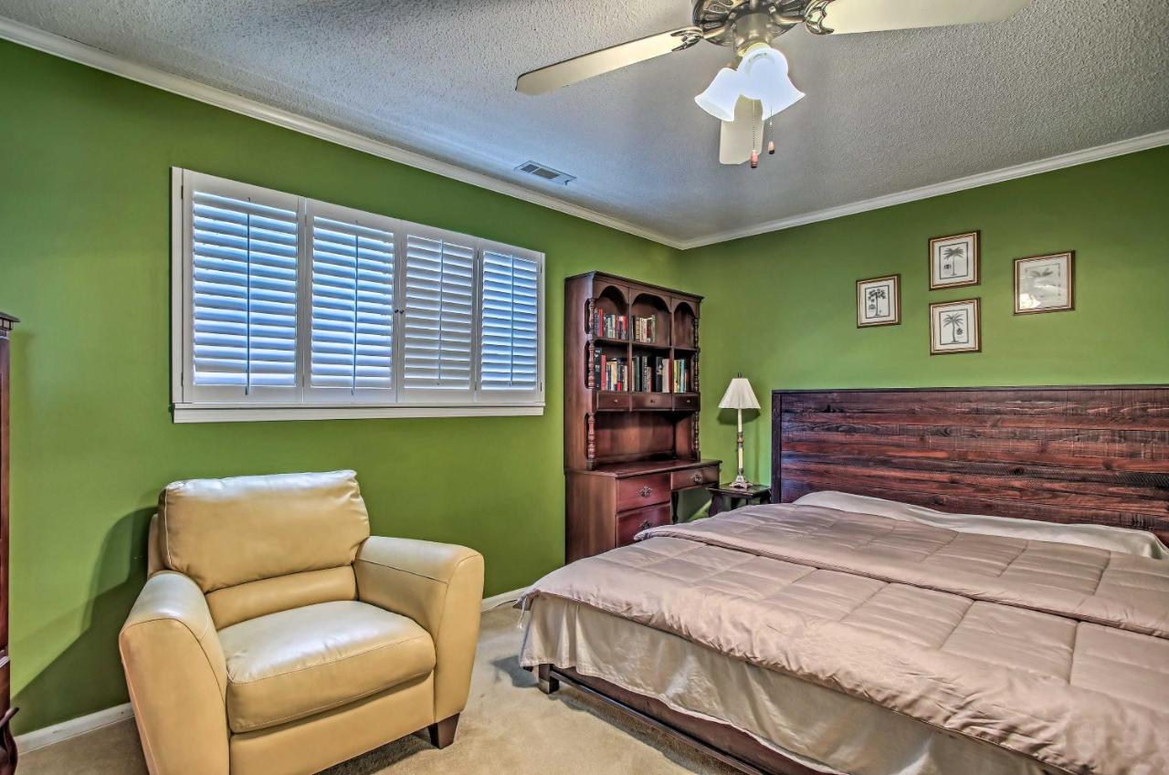 North Myrtle With Patio - Walk To Beach! * Myrtle Beach