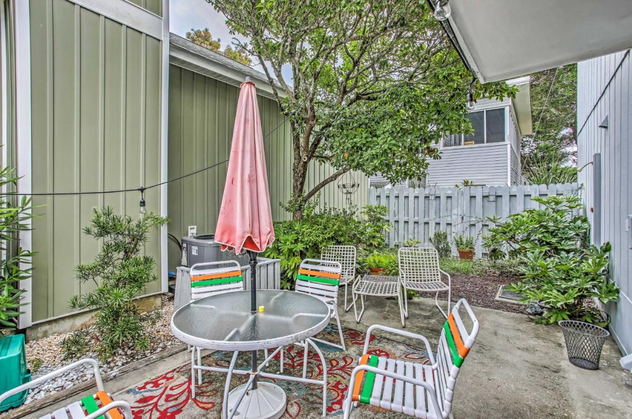 North Myrtle With Patio - Walk To Beach! Holiday home