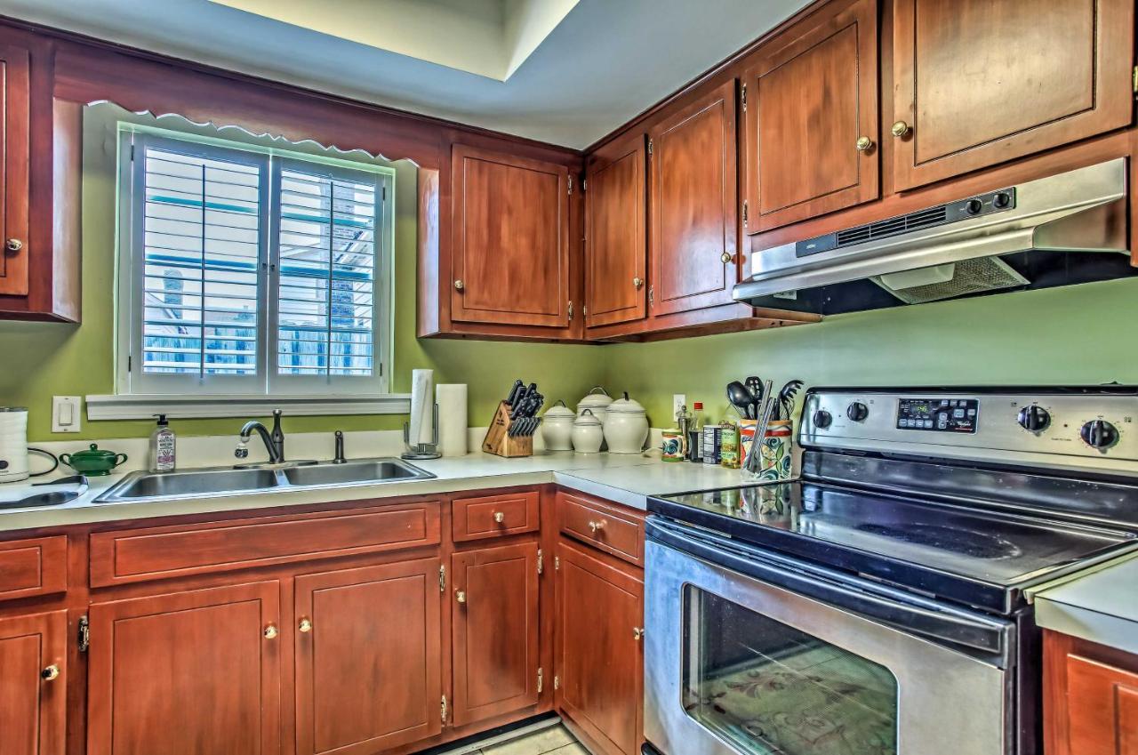 North Myrtle With Patio - Walk To Beach! *