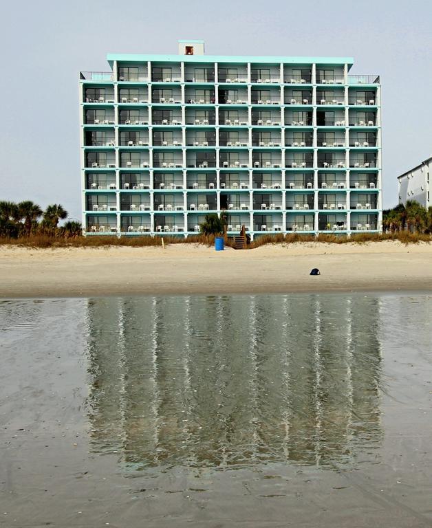Tropical Seas Hotel 2*