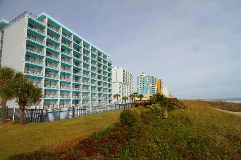 Tropical Seas Hotel 2*
