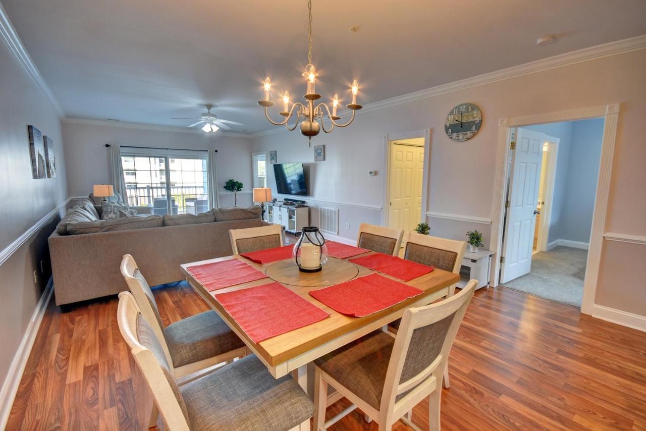 Apartment 4827 Magnolia Drive, #302 *