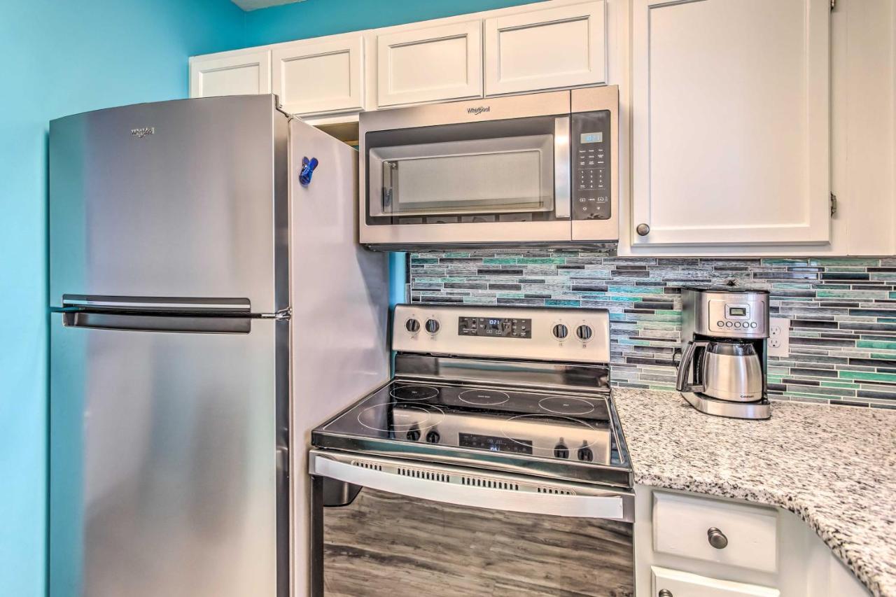 Surfside Escape With Pool - Walk To Ocean! Apartment Myrtle Beach