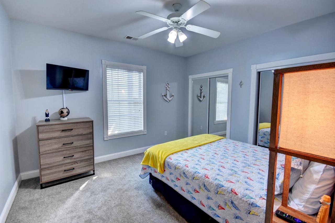 4827 Magnolia Drive, #302 Apartment *