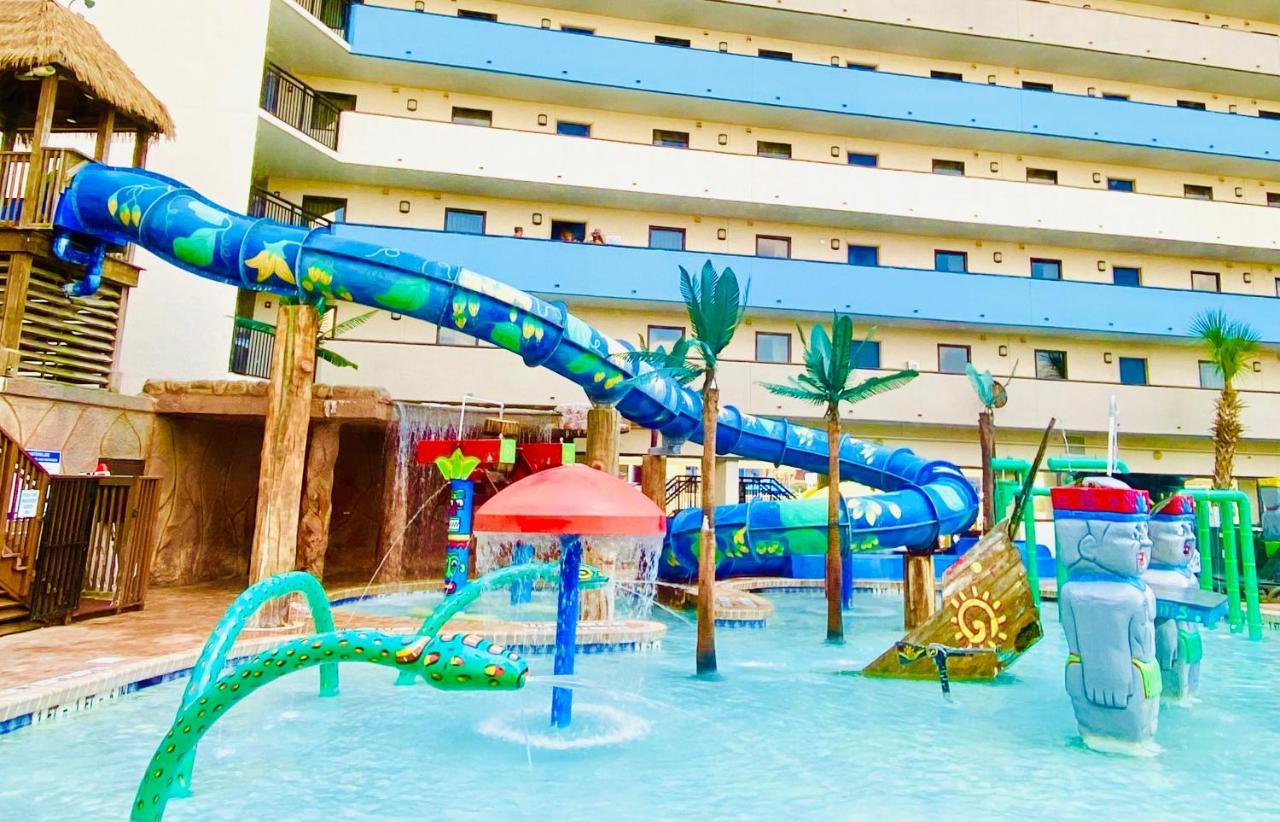 New ! Unique Oceanfront At Ocean Reef Resort-free Parking - Amazing Pools Apartment