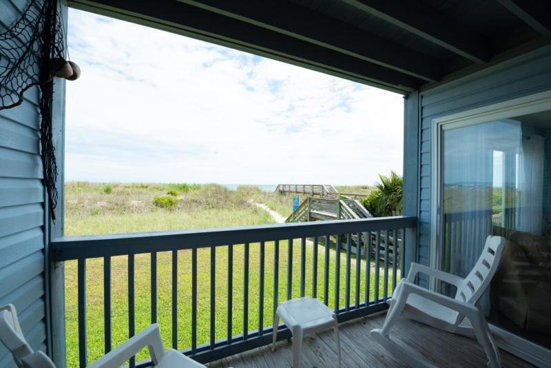 Holiday home Sandy Dunes Oceanfront - Just Renovated June 2020