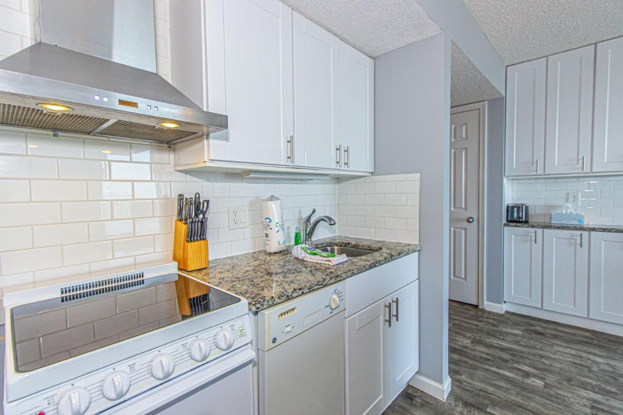 Modern Oceanfront Double Queen Sleeps 6! Ocean Forest Plaza 607