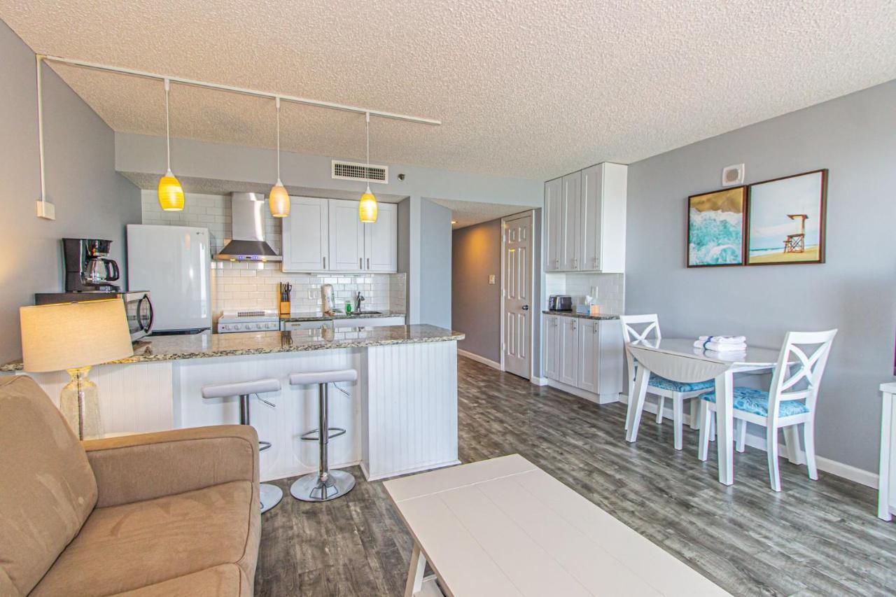 Modern Oceanfront Double Queen Sleeps 6! Ocean Forest Plaza 607 Myrtle Beach