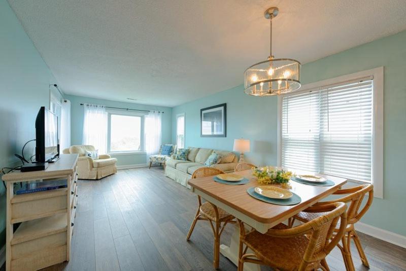 Sandy Dunes Oceanfront - Just Renovated June 2020 * Myrtle Beach