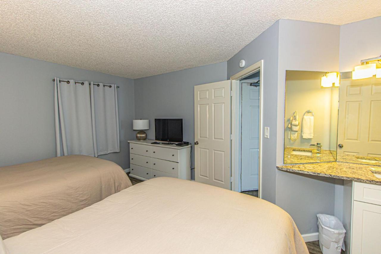 Modern Oceanfront Double Queen Sleeps 6! Ocean Forest Plaza 607