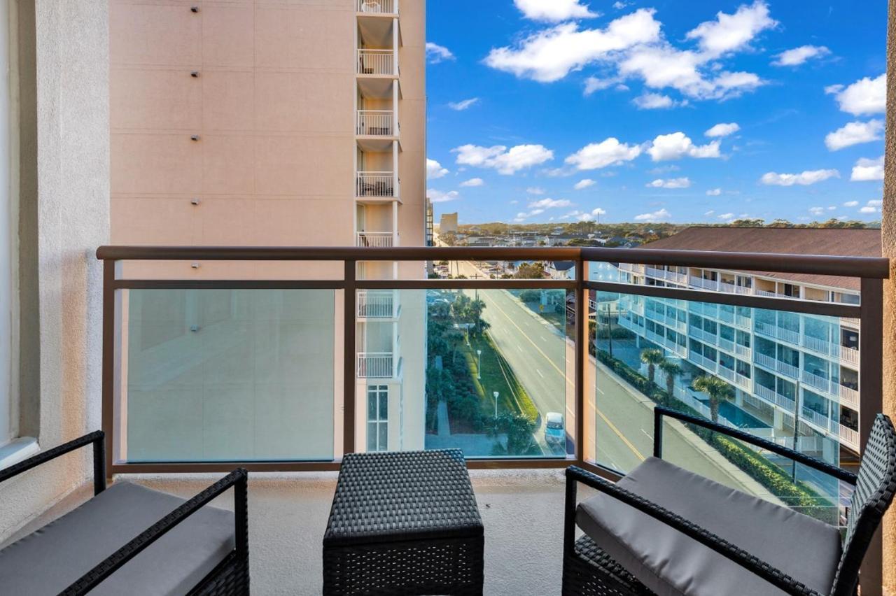 Apartment Ocean View Bahama Sands Stunning