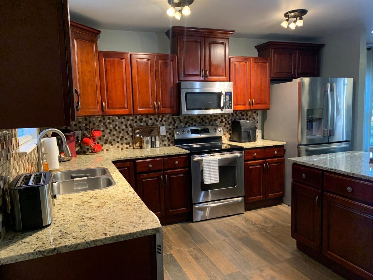 2 Bedroom House Walking Distance To Ocean Boulevard And Broadway At The Beach Myrtle Beach