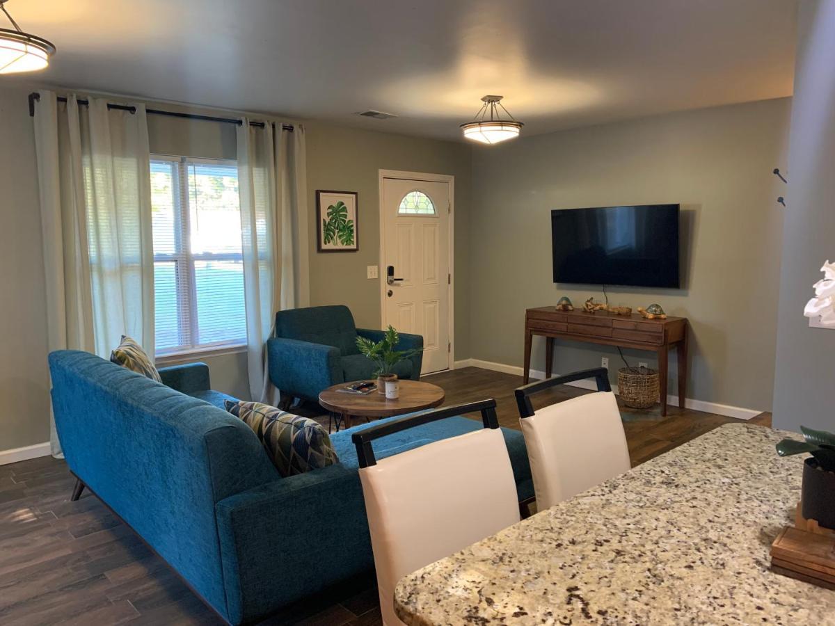 2 Bedroom House Walking Distance To Ocean Boulevard And Broadway At The Beach Holiday home *