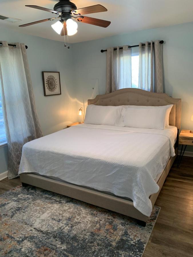 2 Bedroom House Walking Distance To Ocean Boulevard And Broadway At The Beach Holiday home *