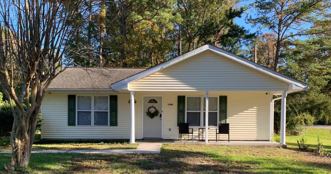 2 Bedroom House Walking Distance To Ocean Boulevard And Broadway At The Beach