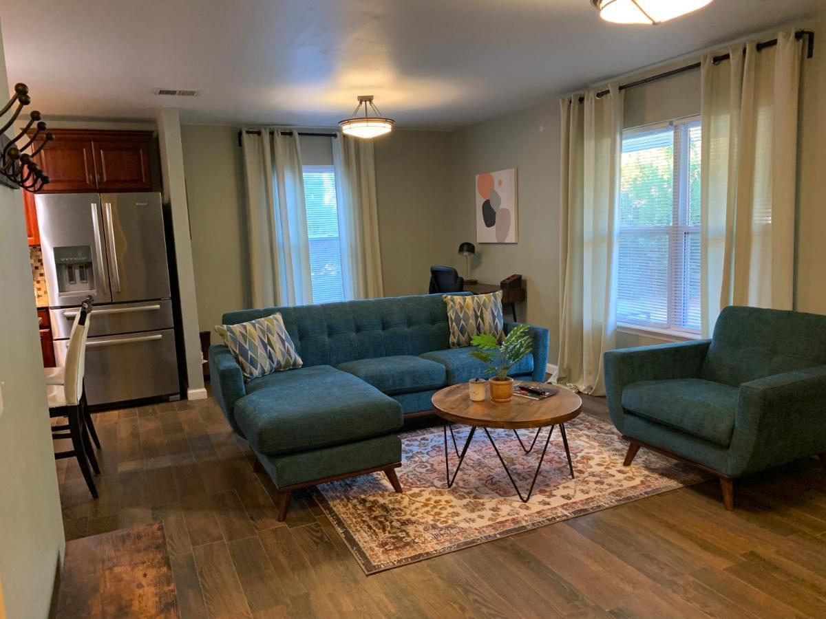 2 Bedroom House Walking Distance To Ocean Boulevard And Broadway At The Beach Holiday home