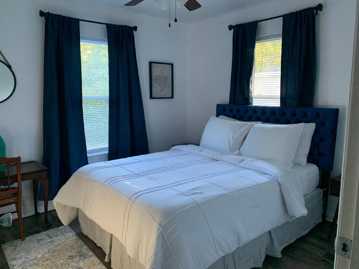 2 Bedroom House Walking Distance To Ocean Boulevard And Broadway At The Beach Myrtle Beach