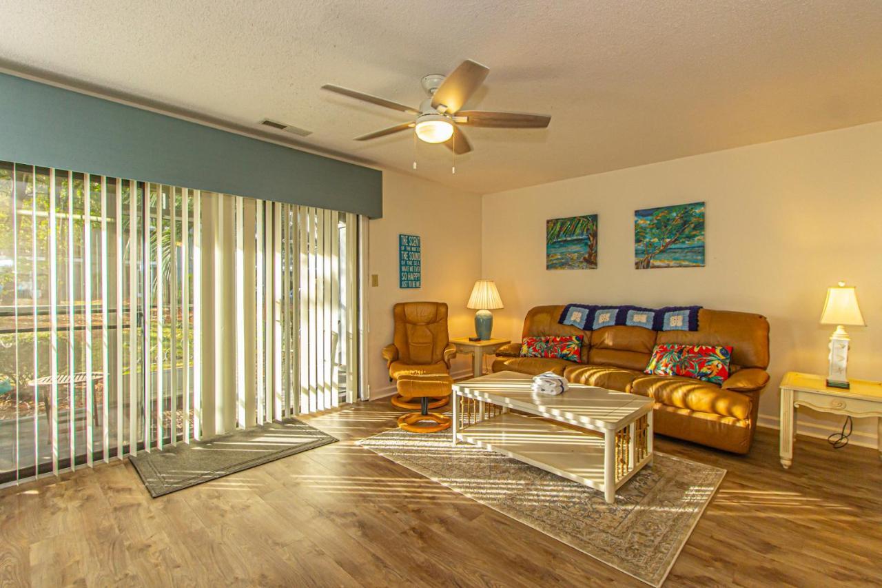 Holiday home 2 Bed 2 Bath Ground Level Golf Colony 33i Only 2 Miles To The
