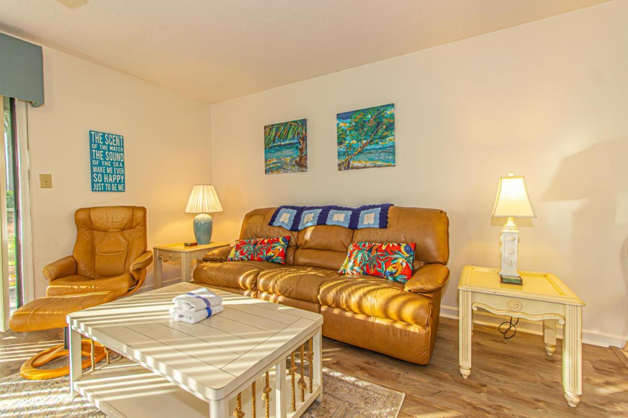 2 Bed 2 Bath Ground Level Golf Colony 33i Only 2 Miles To The *