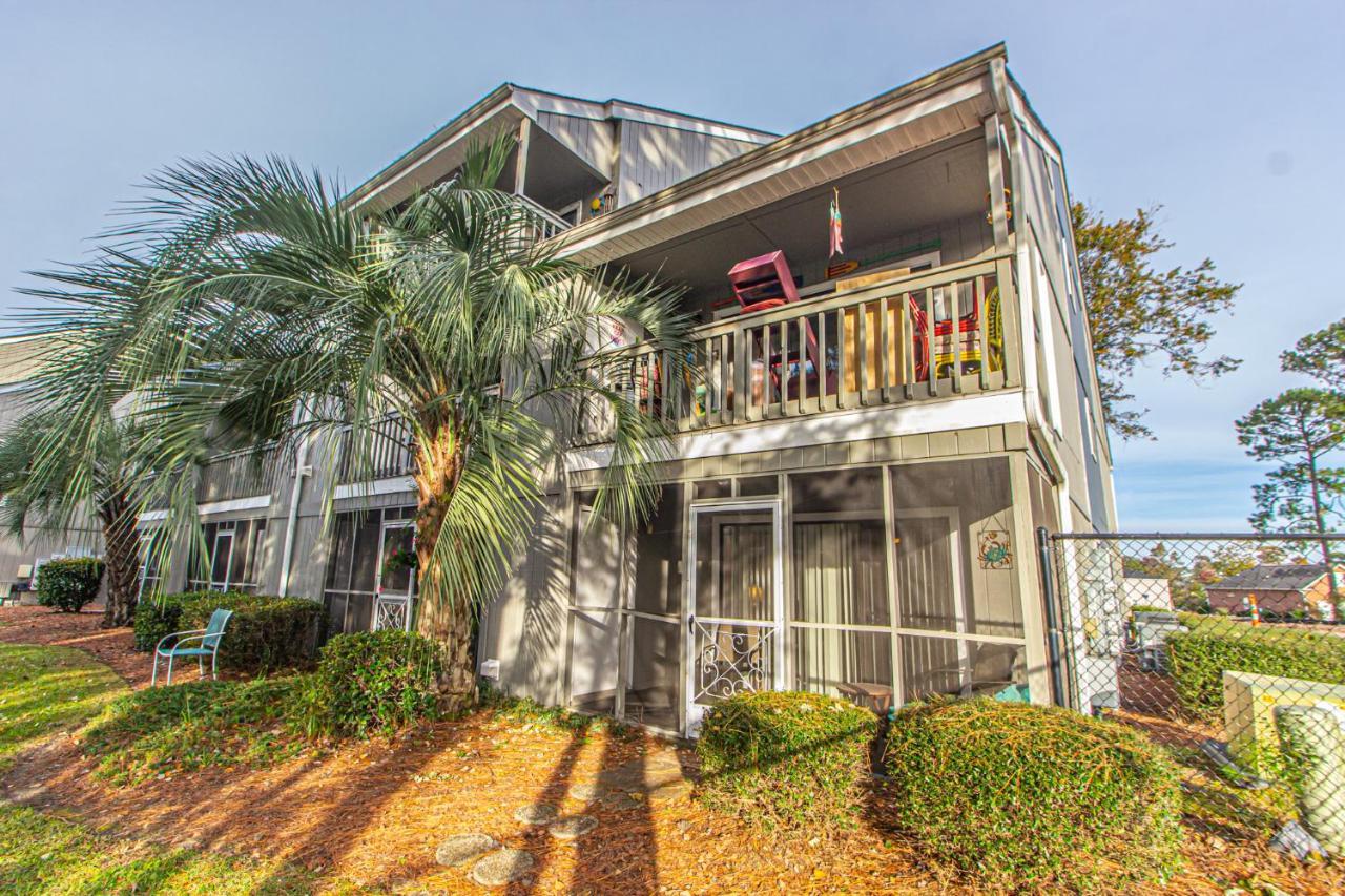 2 Bed 2 Bath Ground Level Golf Colony 33i Only 2 Miles To The Holiday home Myrtle Beach