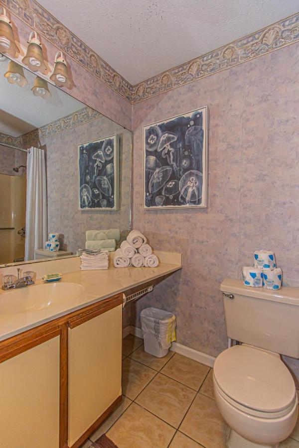 2 Bed 2 Bath Ground Level Golf Colony 33i Only 2 Miles To The *