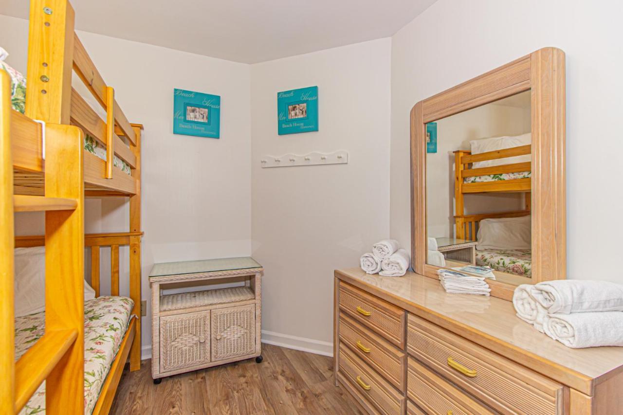 Holiday home 2 Bed 2 Bath Ground Level Golf Colony 33i Only 2 Miles To The Myrtle Beach