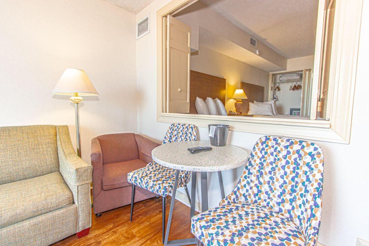 Colony 403 Apartment