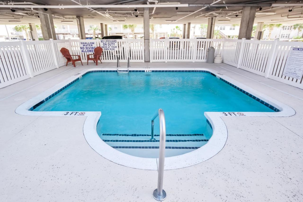 Coconut Grove 203 Apartment