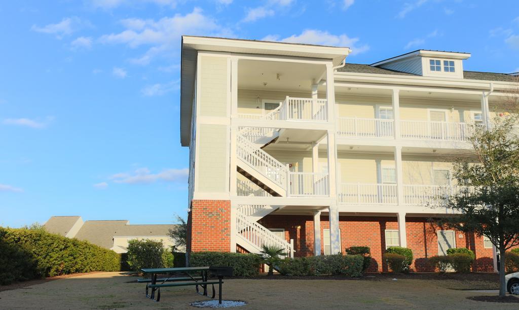 River Oaks Golf Resort